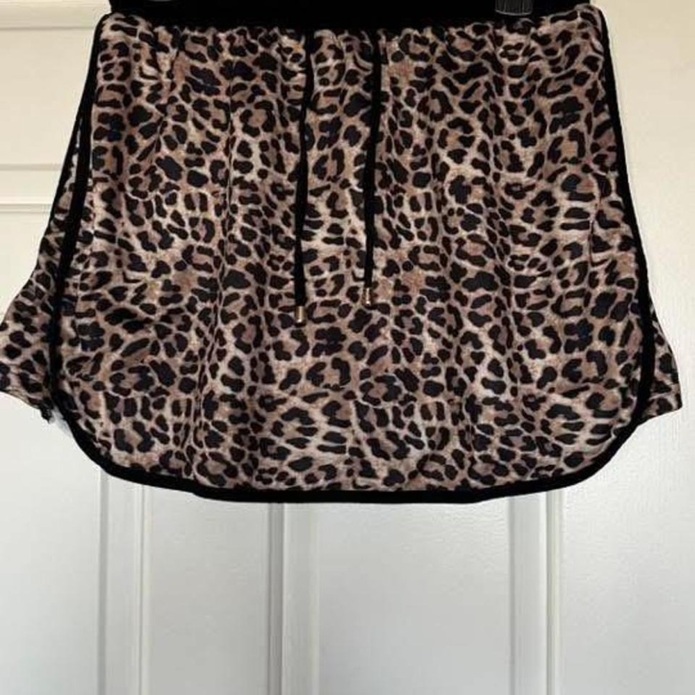 Leopard print mini skort